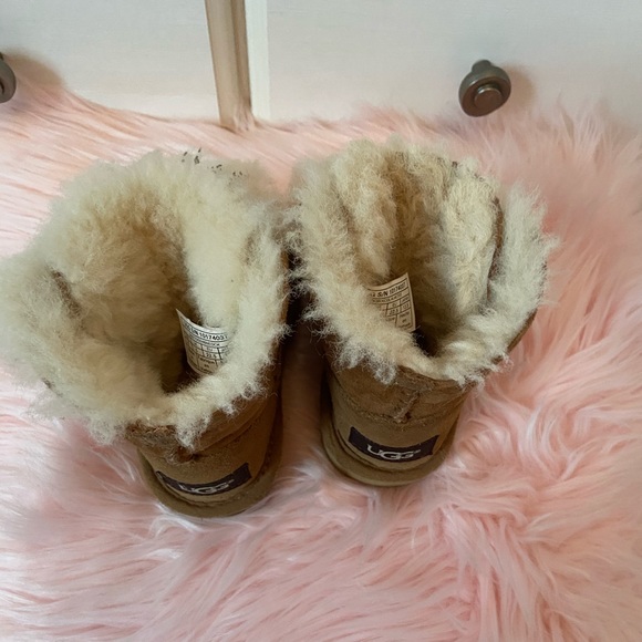 Gita toddler Uggs